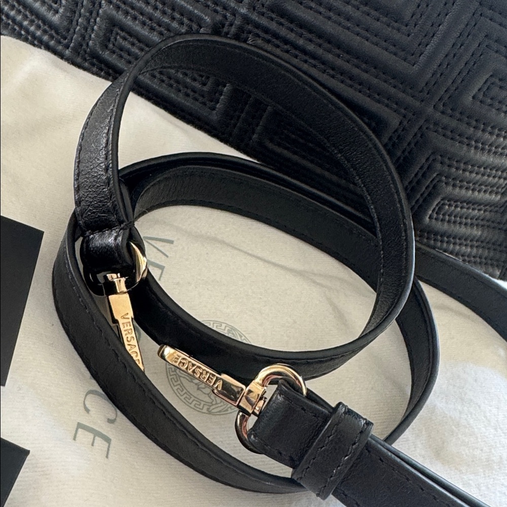 Versace - Picture 5 of 15